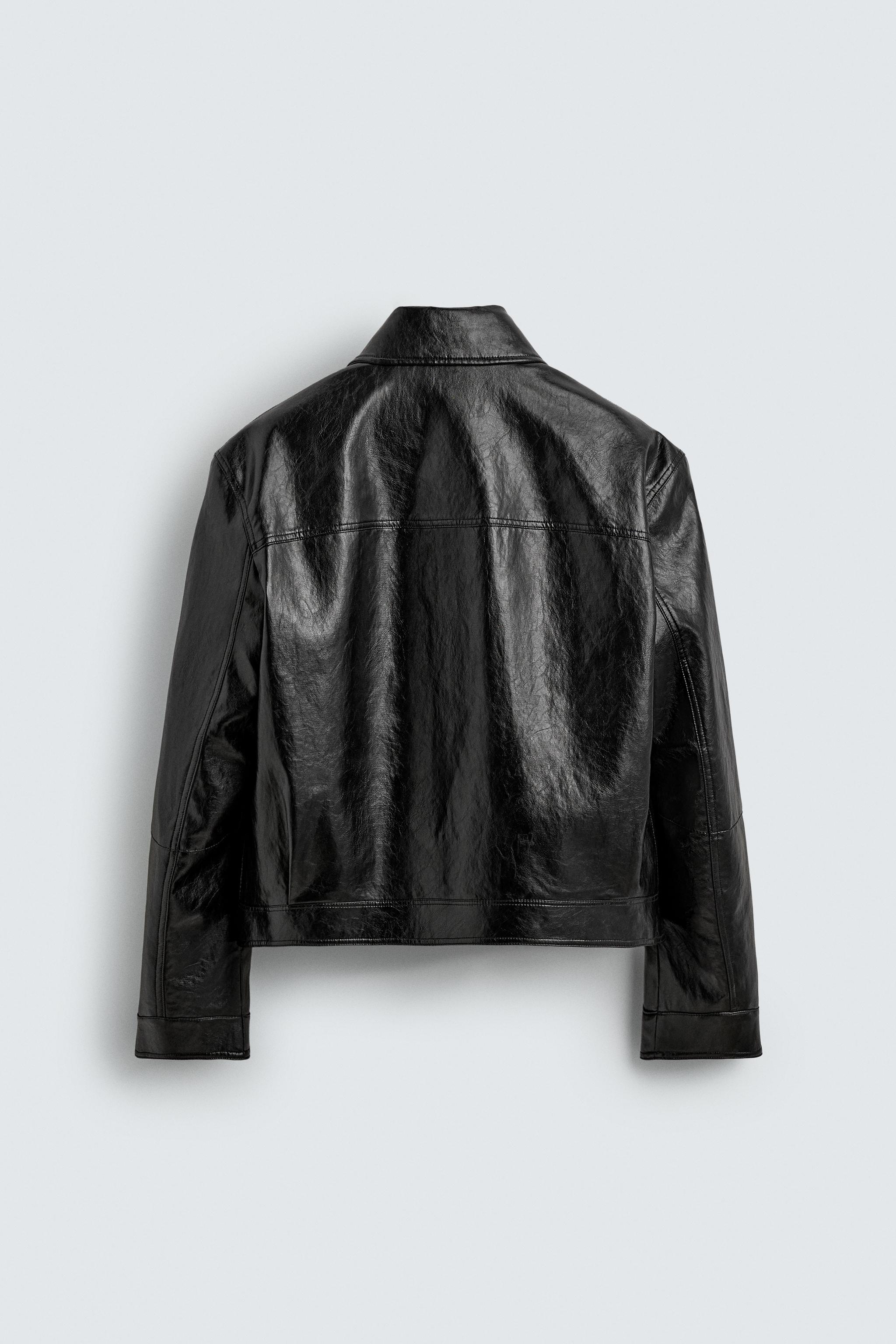 BLOUSON EN MATIÈRE SYNTHÉTIQUE AVEC ALAMARS